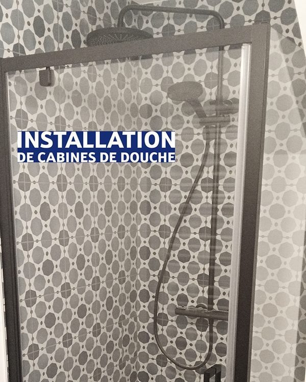 Cabine de douche avec mitigeur thermostatique sur faïence décorée